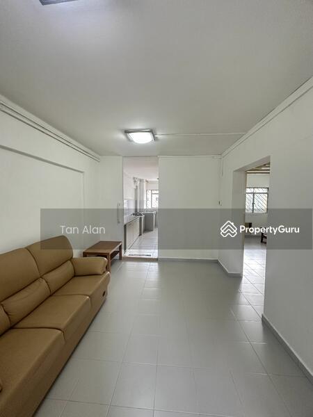 Prop-GPT: HDB Flat: D19  262 Serangoon Central Drive
