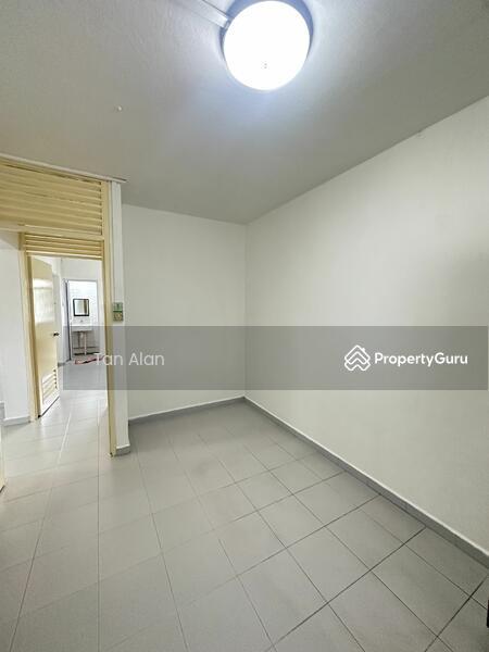 HDB Flat for Sale: D19, 550262
