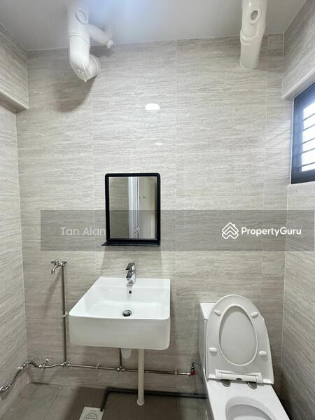 HDB Flat for Sale: D19, 550262