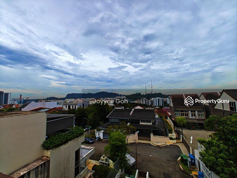 Prop-GPT: Cluster House: D23 Hillview Summit Ville