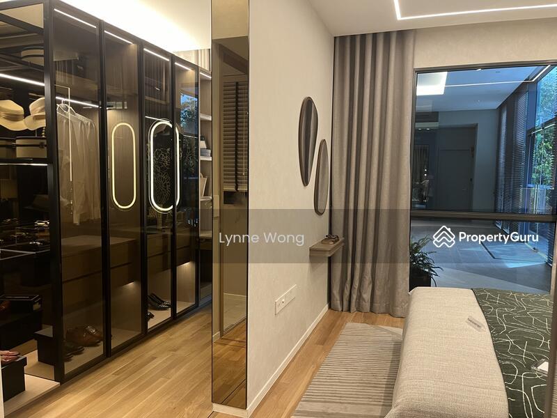 Prop-GPT: Condominium: D18  PARKTOWN Residence