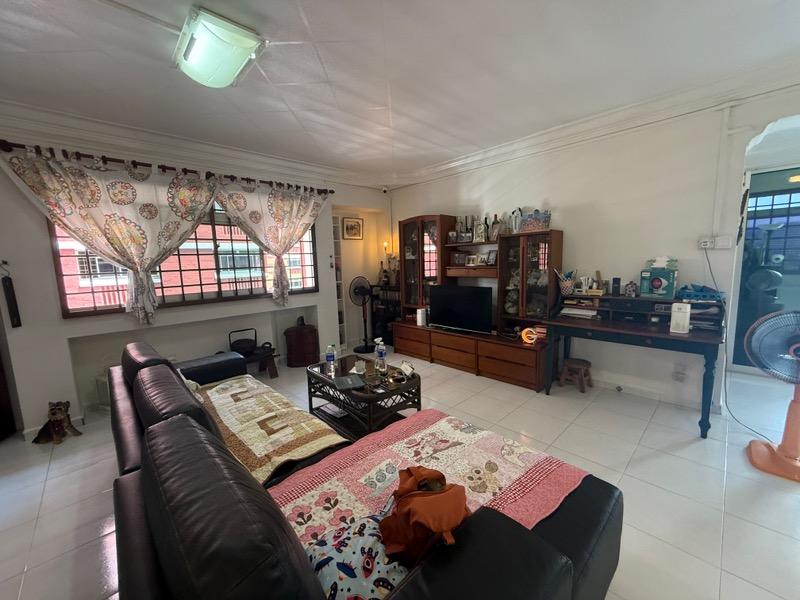 Prop-GPT: HDB Apartment: D03  87 Redhill Close