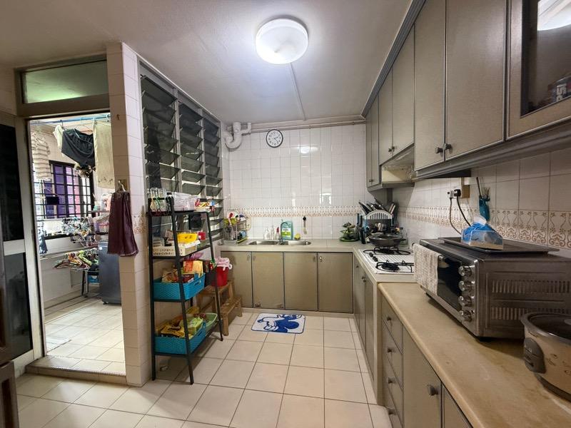 87 Redhill Close HDB Apartment For Sale, $1,250,000, 4 Bed 2 Bath 1,474 sqft $848.00 psf
