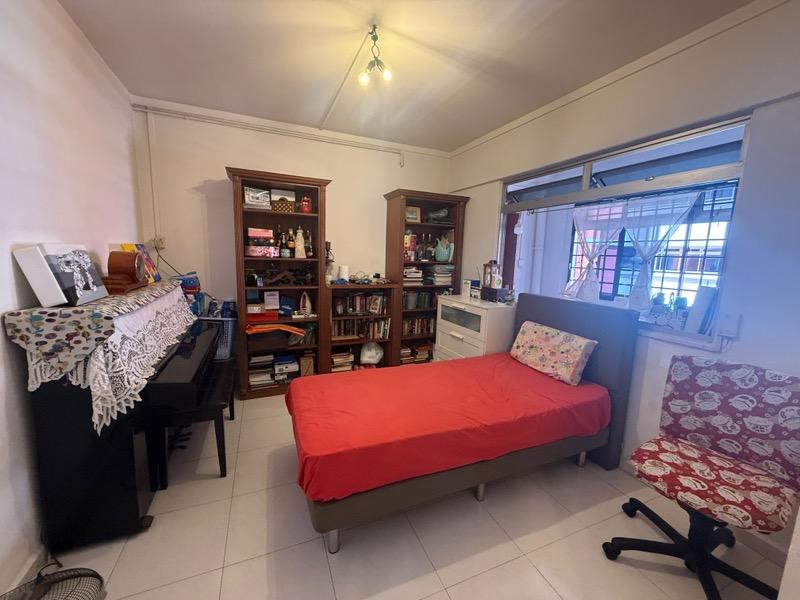 87 Redhill Close HDB Apartment For Sale, $1,250,000, 4 Bed 2 Bath 1,474 sqft $848.00 psf