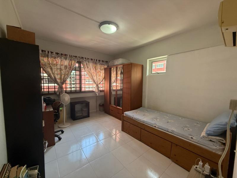 87 Redhill Close HDB Apartment For Sale, $1,250,000, 4 Bed 2 Bath 1,474 sqft $848.00 psf