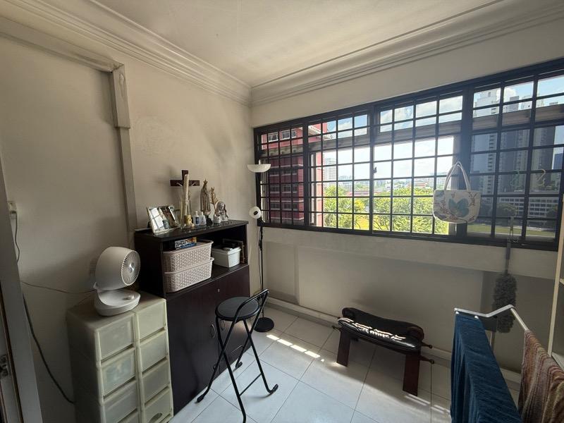 87 Redhill Close HDB Apartment For Sale, $1,250,000, 4 Bed 2 Bath 1,474 sqft $848.00 psf