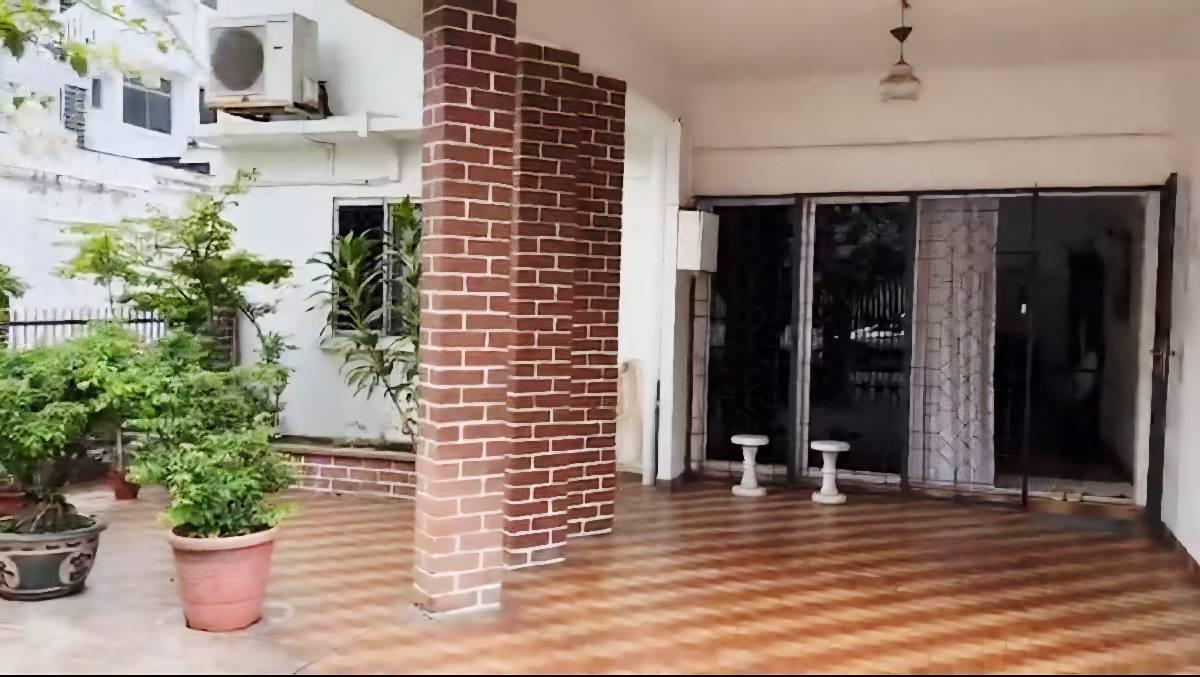 Prop-GPT: Corner Terrace: D15  CORNER TERRACE ALONG EAST COAST ROAD