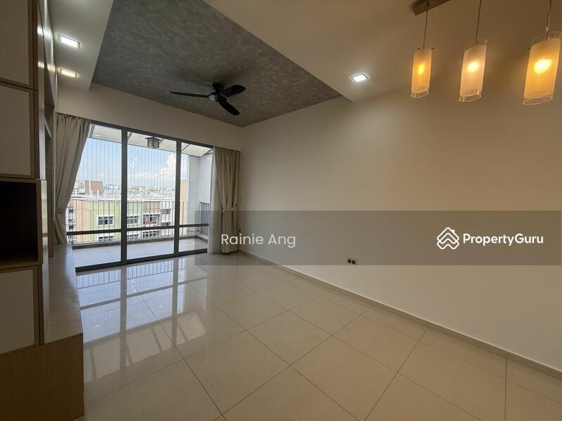 Prop-GPT: Executive Condominium: D18  Arc at Tampines
