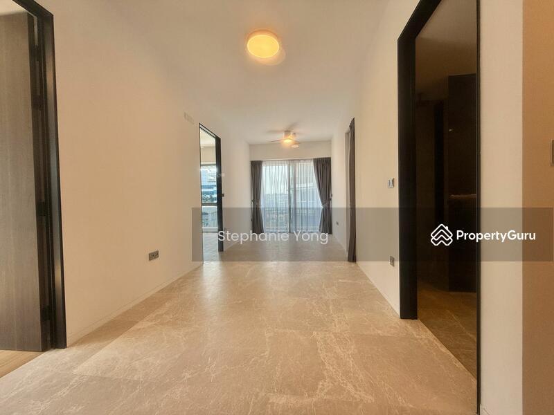 Prop-GPT: Condominium: D04  The Reef at King's Dock