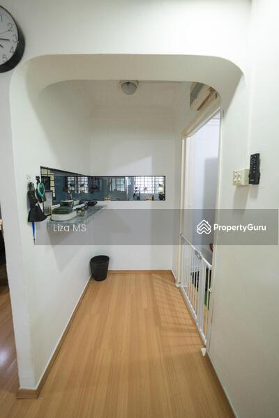 Prop-GPT: HDB Flat: D27 Yishun 209 Yishun Street 21