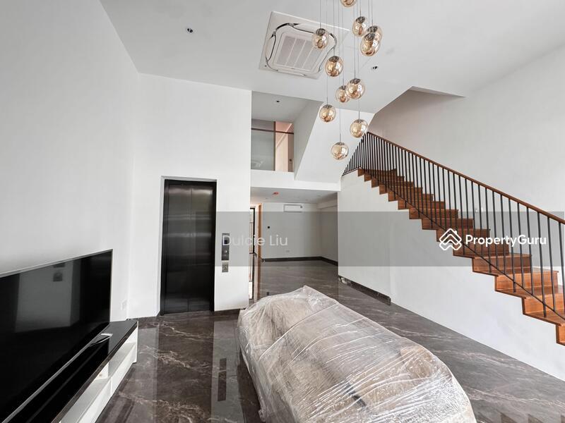 Jalan Usaha | Freehold Terrace House in District 19