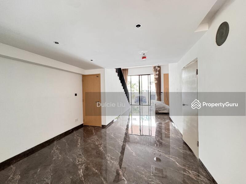 Jalan Usaha | Freehold Terrace House in District 19