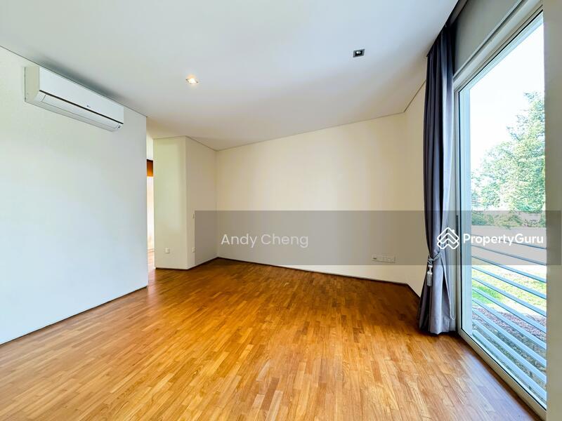 Detached Barker Road A Stone Throw To ACS