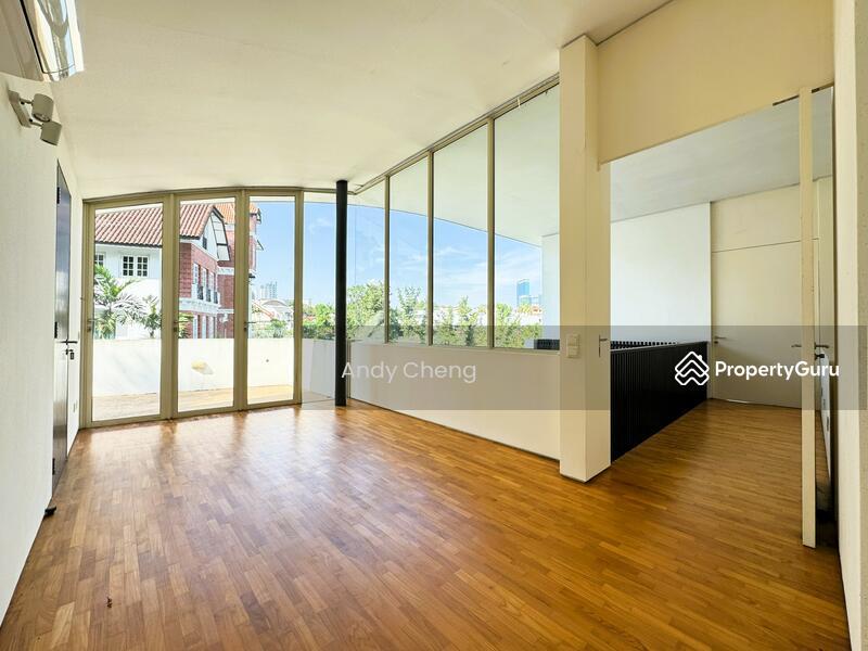 Detached Barker Road A Stone Throw To ACS