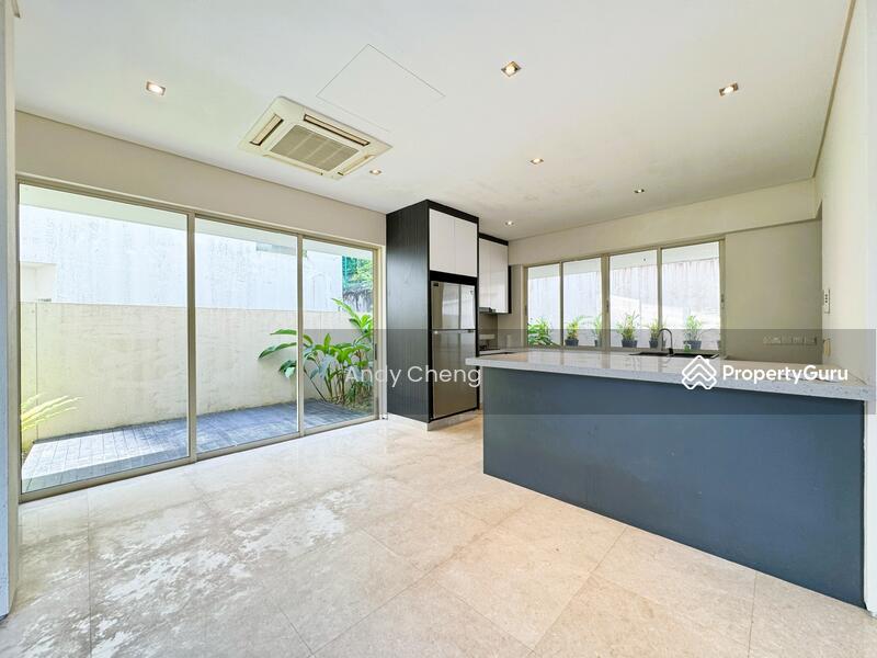 Detached Barker Road A Stone Throw To ACS