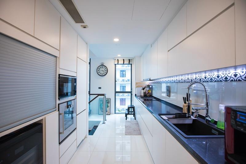 Robin Suites Apartment For Sale, $2,999,999, 2 Bed 2 Bath 1,722 sqft $1,742.00 psf