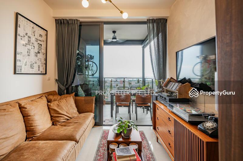 Prop-GPT: Condominium: D05  Whistler Grand