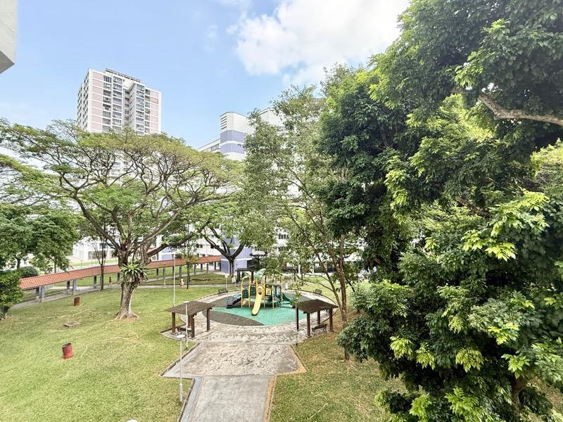 520 Jurong West Street 52 HDB Apartment For Sale, $450,000, 2 Bed 2 Bath 796 sqft $565.00 psf