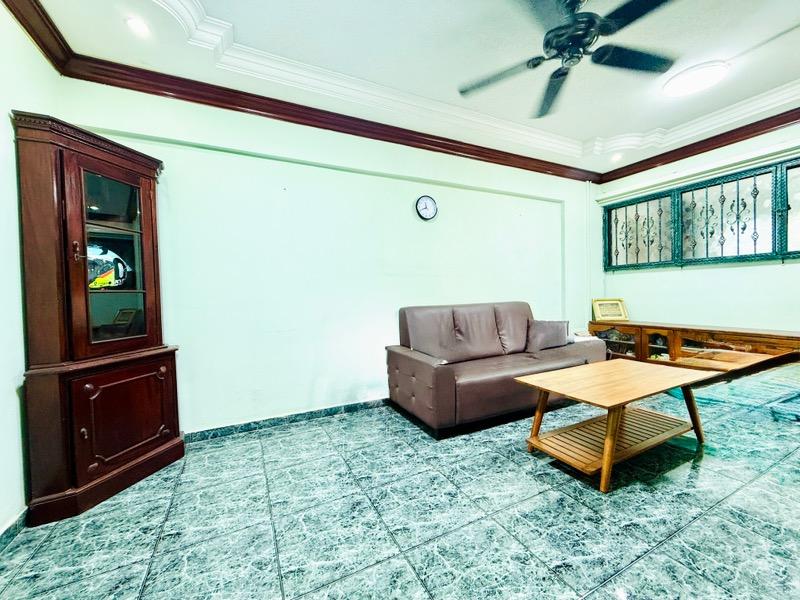 520 Jurong West Street 52 HDB Apartment For Sale, $450,000, 2 Bed 2 Bath 796 sqft $565.00 psf