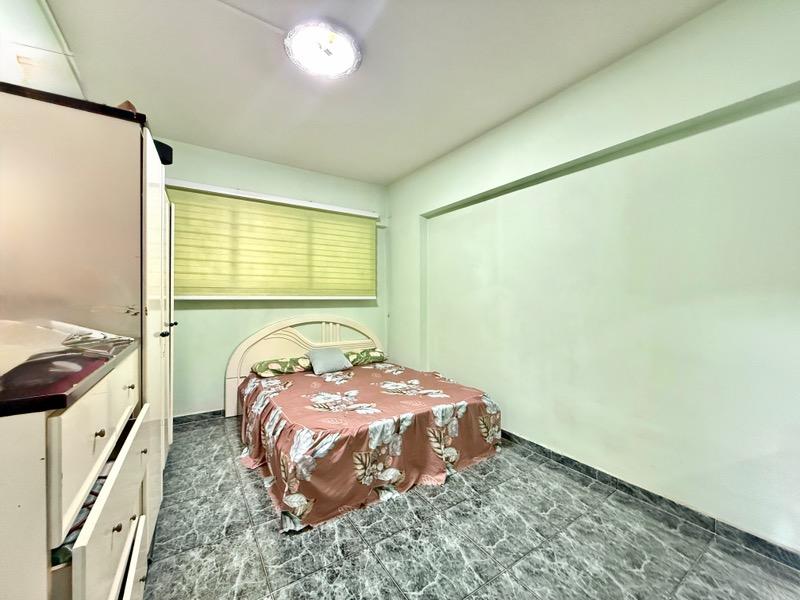 520 Jurong West Street 52 HDB Apartment For Sale, $450,000, 2 Bed 2 Bath 796 sqft $565.00 psf