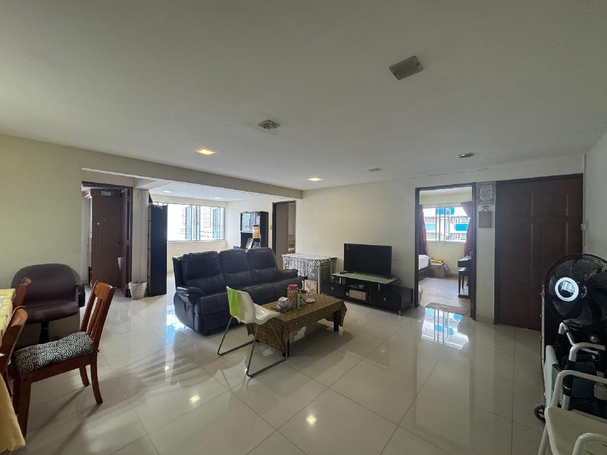 Prop-GPT: HDB Apartment: D20  142 Bishan Street 12