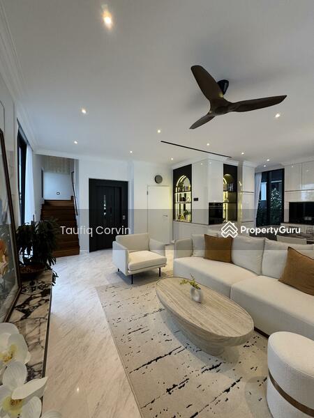 Prop-GPT: Semi-Detached: D18  Jalan Loyang Besar