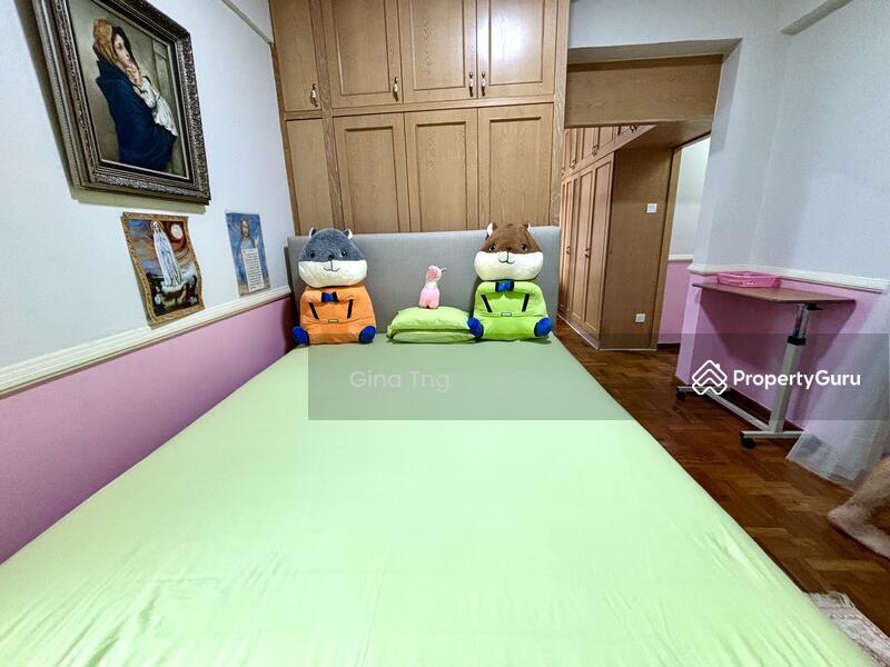 Corner Terrace for Sale: D19, 559274