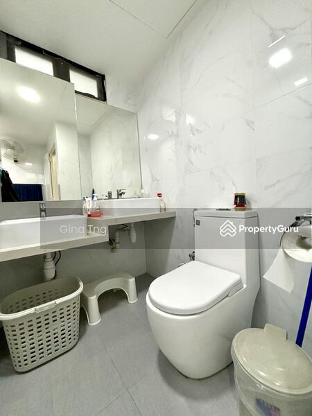 Corner Terrace for Sale: D19, 559274