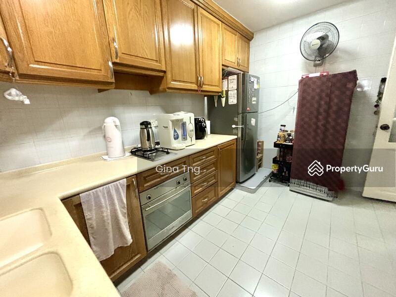Corner Terrace for Sale: D19, 559274