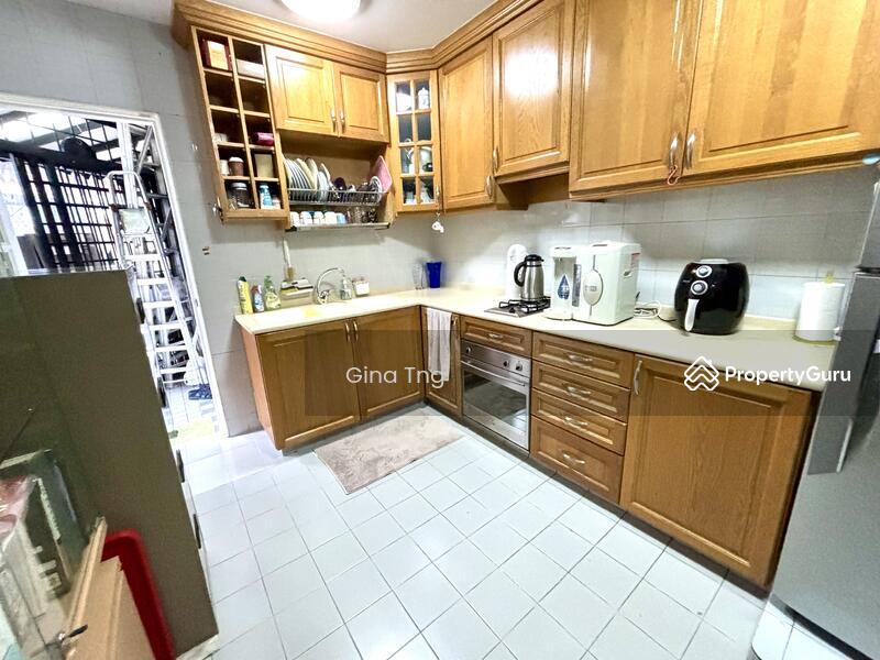 Corner Terrace for Sale: D19, 559274