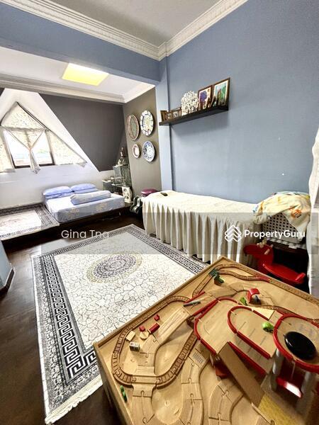 Corner Terrace for Sale: D19, 559274