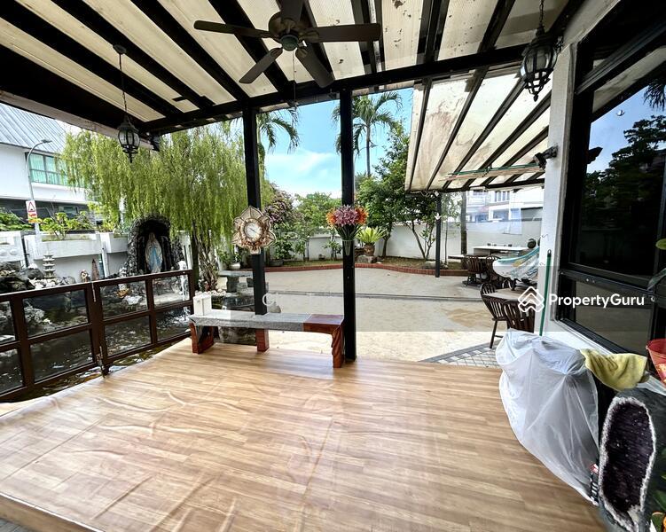 Corner Terrace for Sale: D19, 559274
