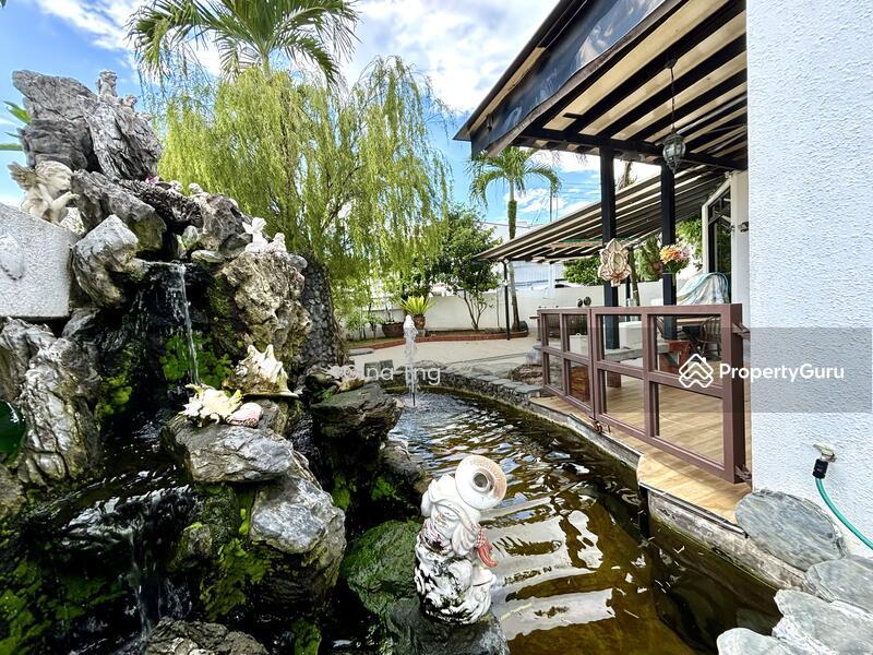 Corner Terrace for Sale: D19, 559274