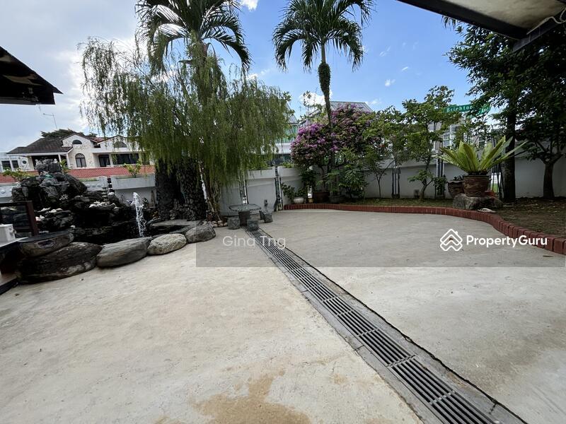 Corner Terrace for Sale: D19, 559274