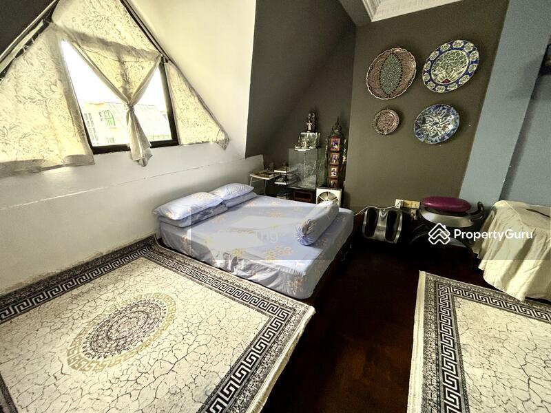 Corner Terrace for Sale: D19, 559274