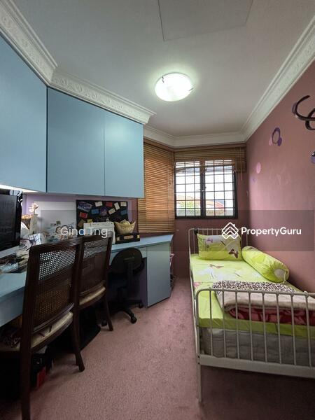 Corner Terrace for Sale: D19, 559274