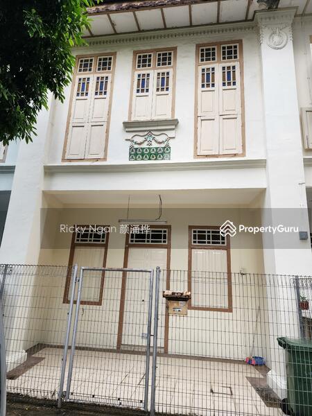 Prop-GPT: Terrace: D14  Lorong 32 Geylang