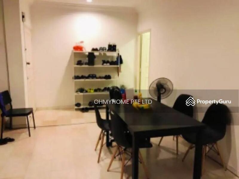 Walk-up Apartment for Sale: D15, 436955