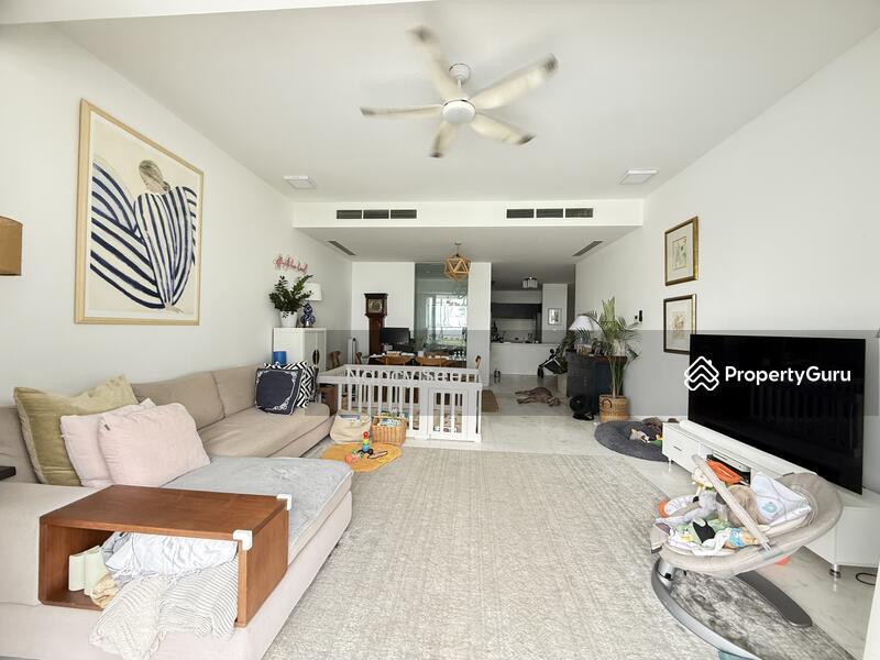 Condominium for Sale: D04, 098450