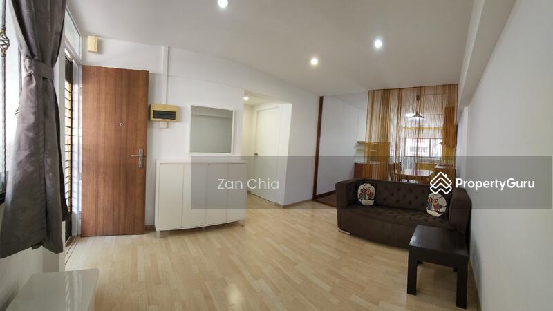 Prop-GPT: HDB Flat: D19  253 Serangoon Central Drive