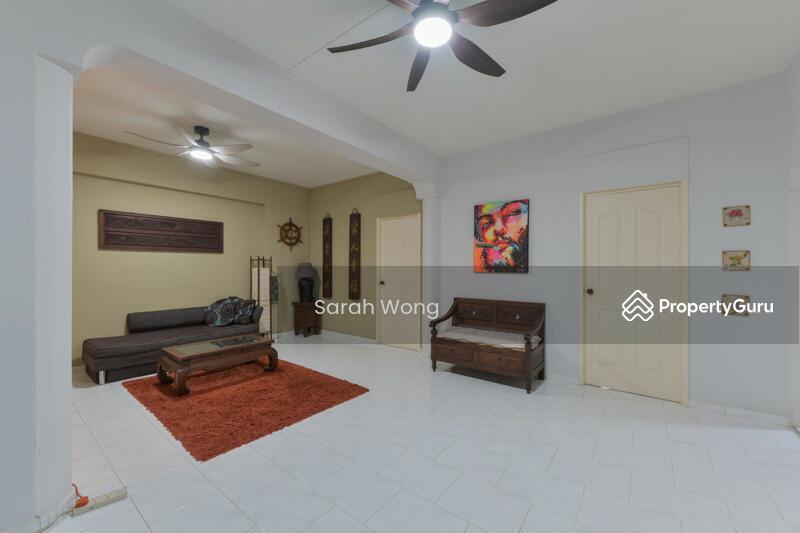 Prop-GPT: HDB Flat: D18 Pasir Ris 559 Pasir Ris Street 51