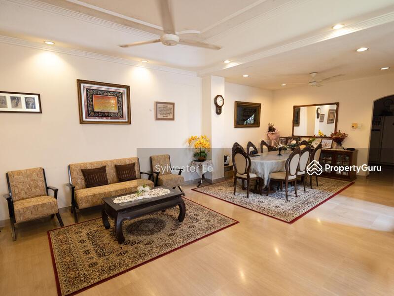 BEAUTIFUL HUGE FREEHOLD SEMI-DETACHED NEAR KEMBANGAN MRT