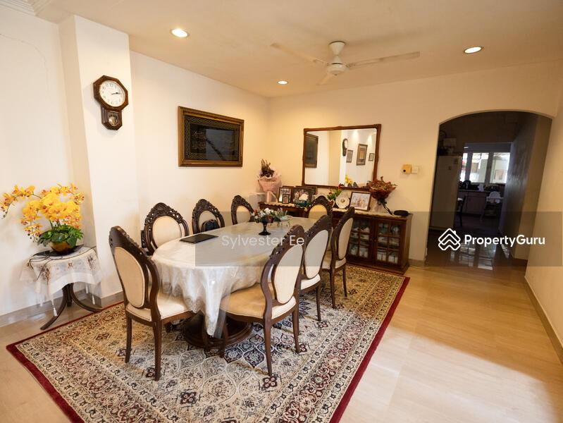 BEAUTIFUL HUGE FREEHOLD SEMI-DETACHED NEAR KEMBANGAN MRT