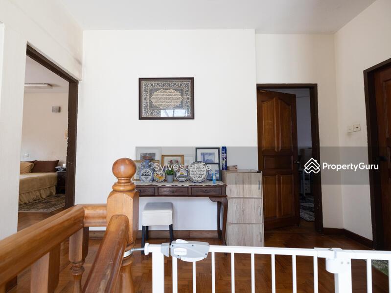 BEAUTIFUL HUGE FREEHOLD SEMI-DETACHED NEAR KEMBANGAN MRT