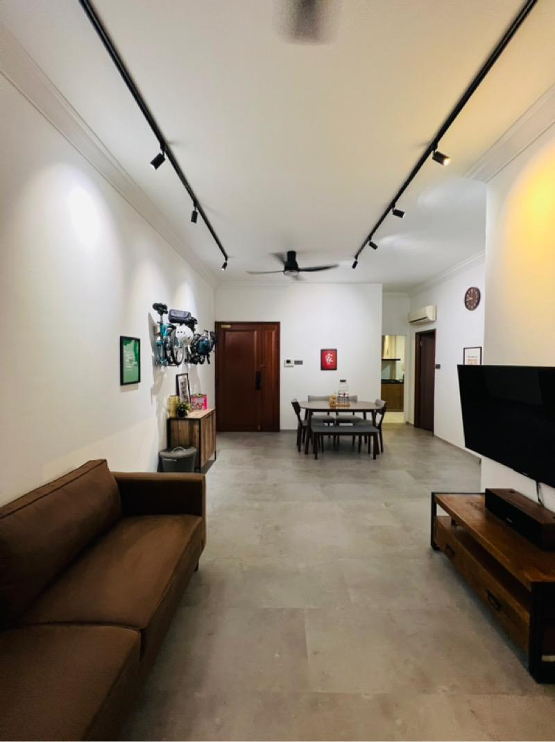 Prop-GPT: Condominium: D05  Dover Parkview