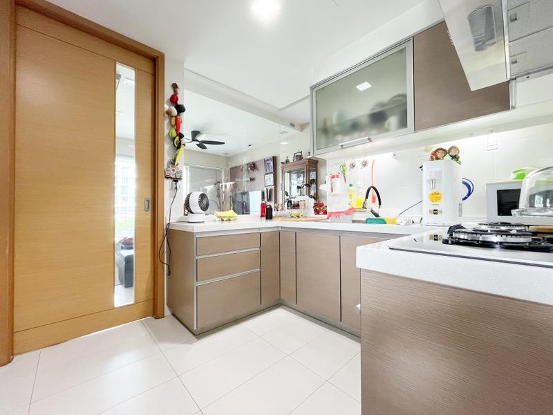 The Infiniti Condominium For Sale, $2,250,000, 3 Bed 3 Bath 1,259 sqft $1,787.00 psf