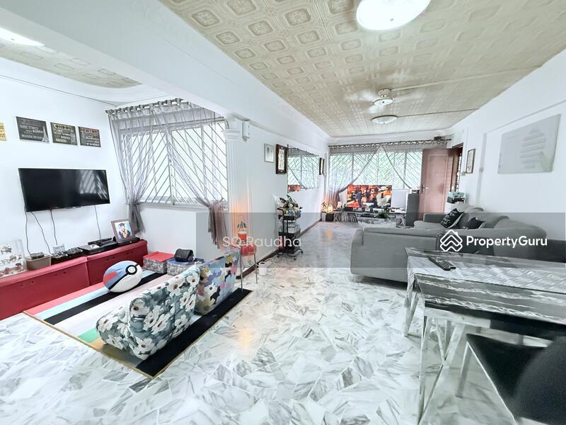 Prop-GPT: HDB Flat: D22  329 Jurong East Avenue 1