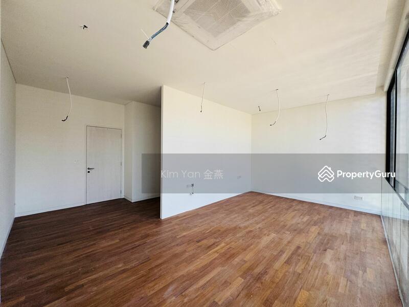 Semi-Detached for Sale: D19, 557602
