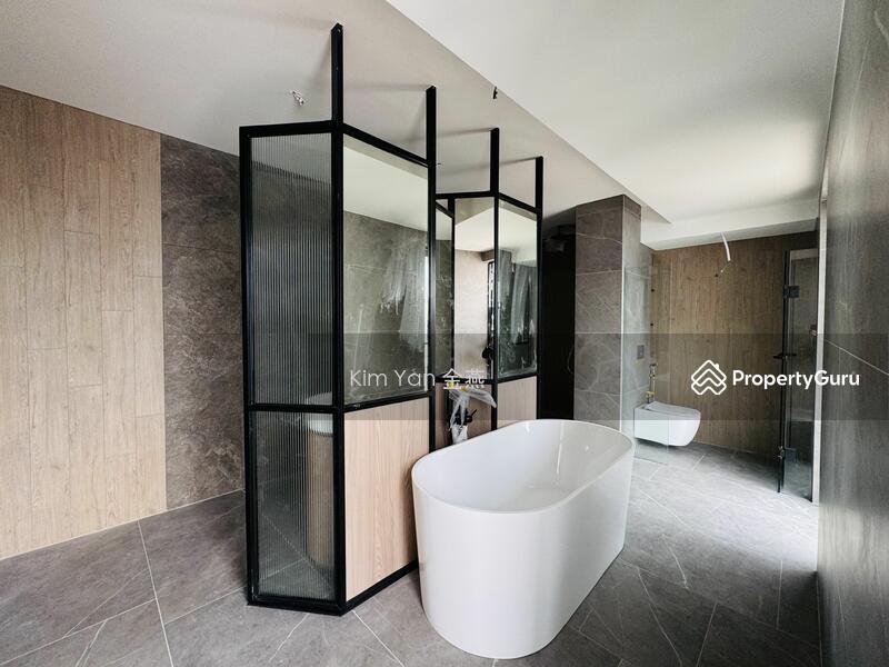 Semi-Detached for Sale: D19, 557602