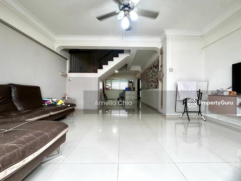 640 Hougang Avenue 8